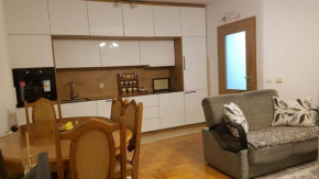 Redon Apartment, Priština